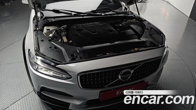 Volvo V90 Cross Country D5 PRO AWD 2018 — фото 6