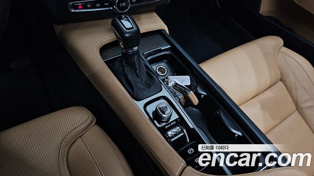 Volvo V90 Cross Country D5 PRO AWD 2018 — фото 9