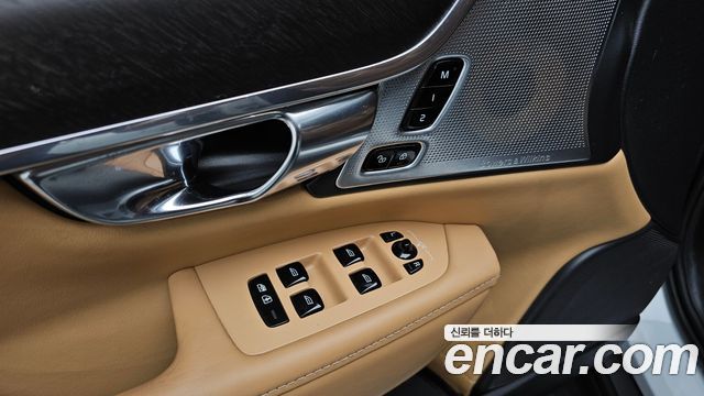 Volvo V90 Cross Country D5 PRO AWD 2018 — фото 24