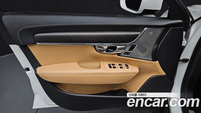 Volvo V90 Cross Country D5 PRO AWD 2018 — фото 30