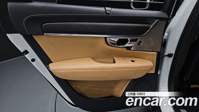Volvo V90 Cross Country D5 PRO AWD 2018 — фото 31