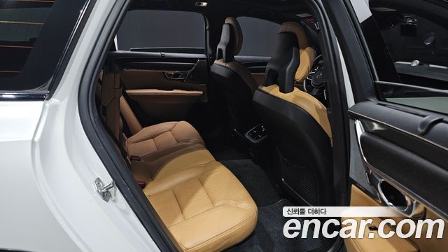 Volvo V90 Cross Country D5 PRO AWD 2018 — фото 32