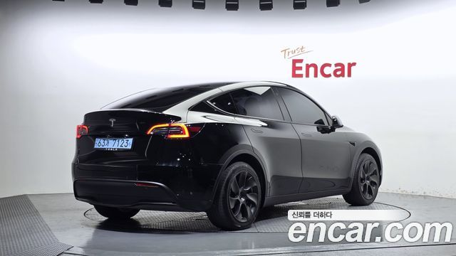 Tesla Model Y Standard Range RWD 2021 — фото 2