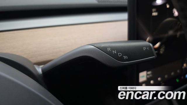 Tesla Model Y Standard Range RWD 2021 — фото 9