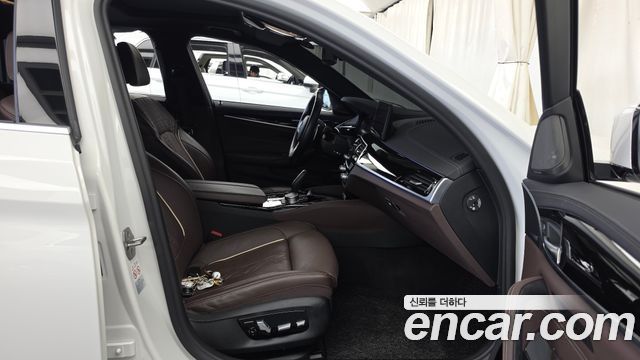BMW 5 Series (G30) 530i xDrive M Sport Package 2022 — фото 11