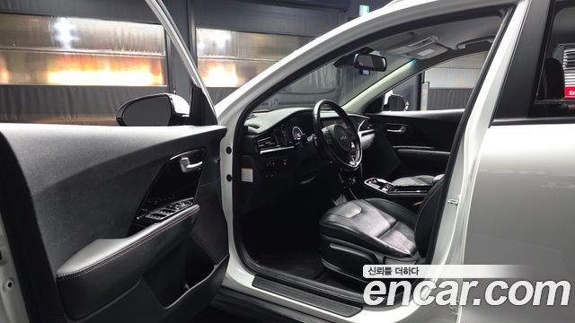 Kia Niro EV Prestige 2022 — фото 10