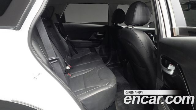 Kia Niro EV Prestige 2022 — фото 12