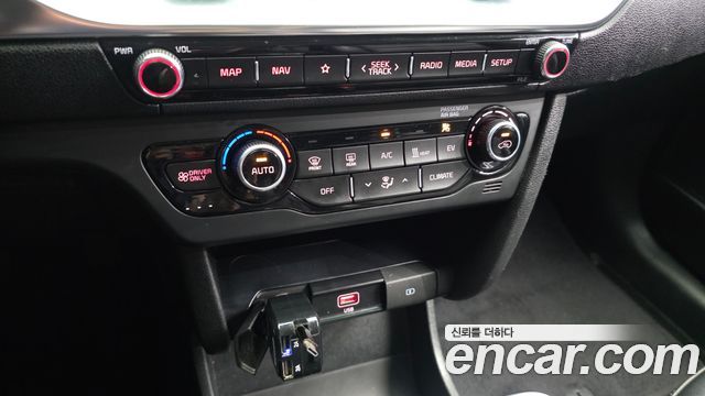 Kia Niro EV Prestige 2022 — фото 16