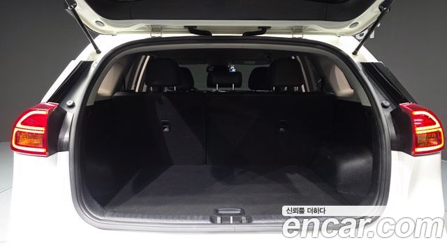Kia Niro EV Prestige 2022 — фото 20