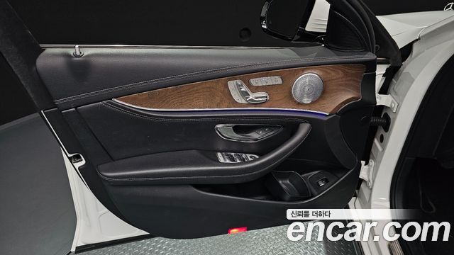 Mercedes-Benz E-Class (W213) E300 Exclusive 2019 — фото 24