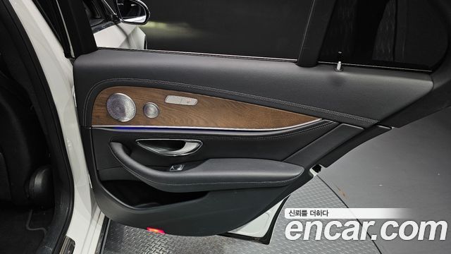 Mercedes-Benz E-Class (W213) E300 Exclusive 2019 — фото 25