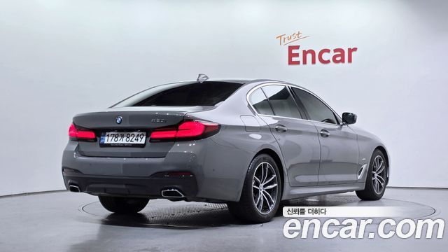BMW 5 Series (G30) 520i M Sport 2022 — фото 2
