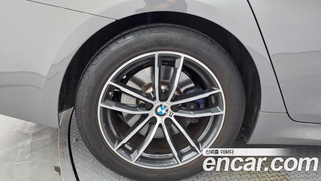 BMW 5 Series (G30) 520i M Sport 2022 — фото 5