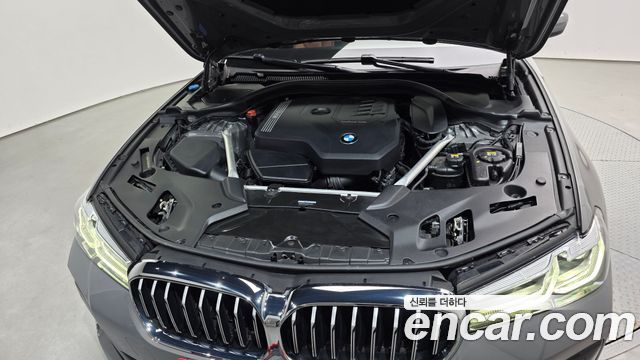 BMW 5 Series (G30) 520i M Sport 2022 — фото 6