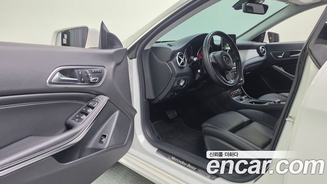 Mercedes-Benz CLA-Class (C117) CLA250 4MATIC 2018 — фото 12