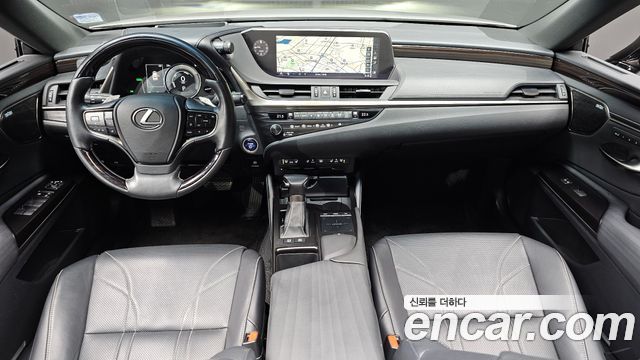 Lexus ES300h (VII) Executive 2019 — фото 7