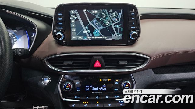 Hyundai Santa Fe (TM) Diesel 2.2 2WD Inspiraition 2020 — фото 14