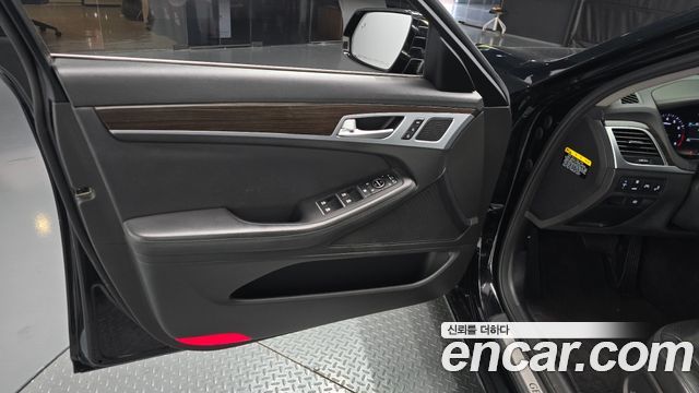 Genesis G80 3.3 GDI Luxury 2017 — фото 24