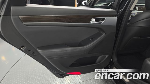 Genesis G80 3.3 GDI Luxury 2017 — фото 25