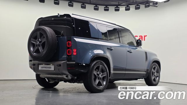 Land Rover Defender (L663) 110 P300 X-Dynamic SE 2025 — фото 2