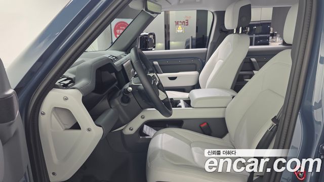 Land Rover Defender (L663) 110 P300 X-Dynamic SE 2025 — фото 3