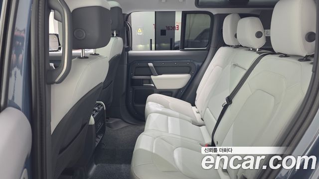 Land Rover Defender (L663) 110 P300 X-Dynamic SE 2025 — фото 4