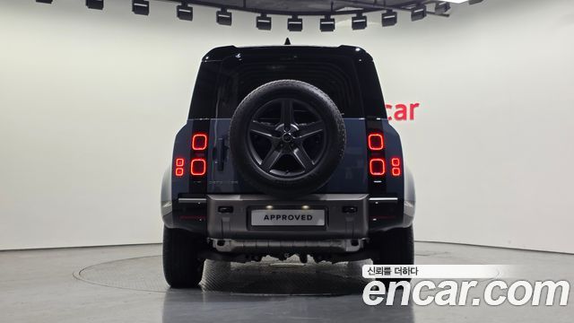 Land Rover Defender (L663) 110 P300 X-Dynamic SE 2025 — фото 6
