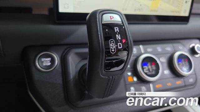 Land Rover Defender (L663) 110 P300 X-Dynamic SE 2025 — фото 13
