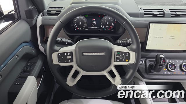 Land Rover Defender (L663) 110 P300 X-Dynamic SE 2025 — фото 15
