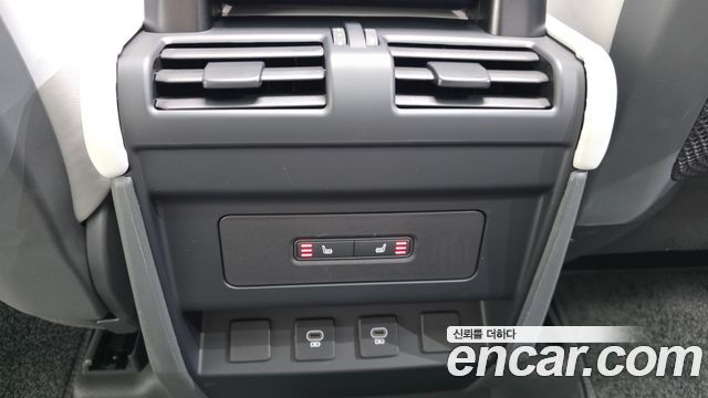Land Rover Defender (L663) 110 P300 X-Dynamic SE 2025 — фото 18