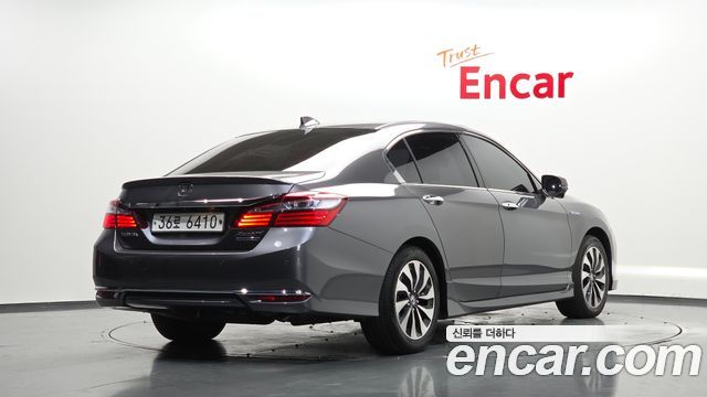 Honda Accord 2.0 Hybrid 9th 2017 — фото 2
