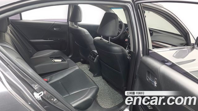 Honda Accord 2.0 Hybrid 9th 2017 — фото 12