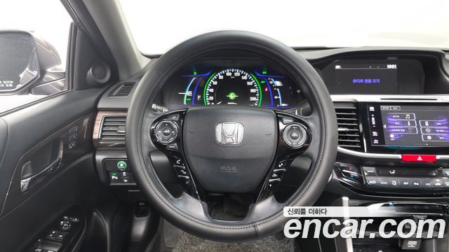 Honda Accord 2.0 Hybrid 9th 2017 — фото 13