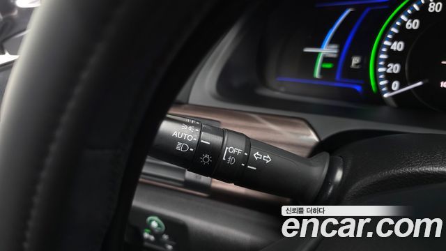 Honda Accord 2.0 Hybrid 9th 2017 — фото 17