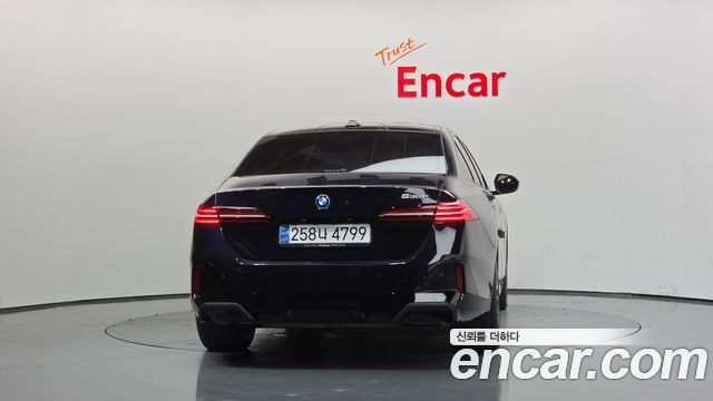 BMW 5 Series (G60) 530e M Sport 2025 — фото 4