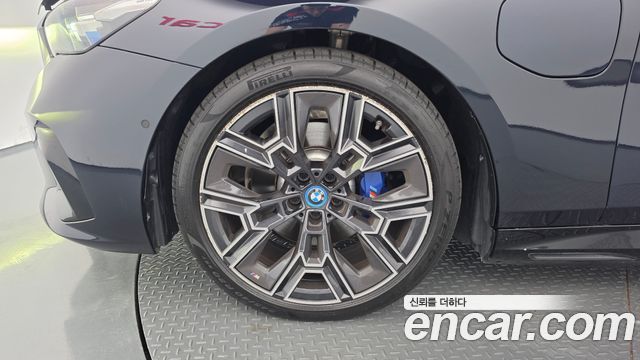 BMW 5 Series (G60) 530e M Sport 2025 — фото 5