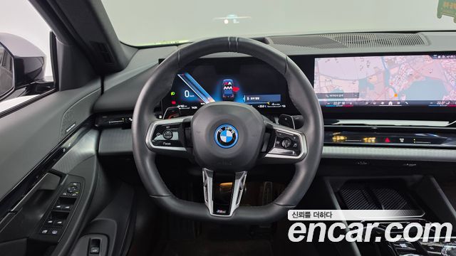 BMW 5 Series (G60) 530e M Sport 2025 — фото 13