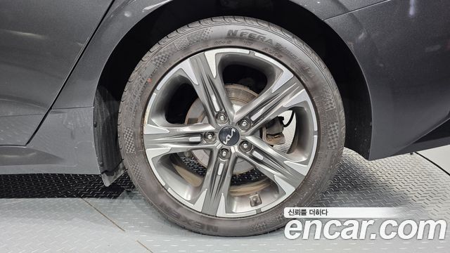 Kia K5 (III) 2.0 Noblesse 2022 — фото 21