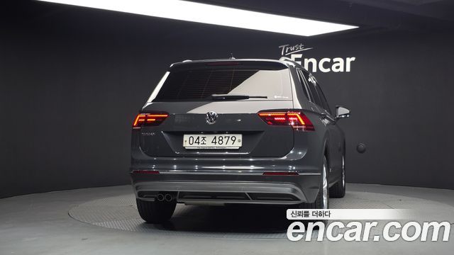 Volkswagen Tiguan (II) 2.0 TDI Premium 2018 — фото 4