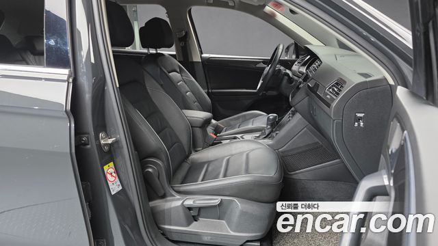 Volkswagen Tiguan (II) 2.0 TDI Premium 2018 — фото 11
