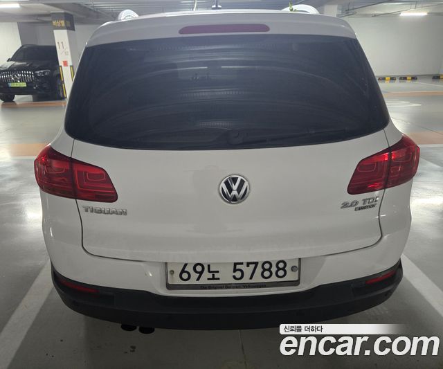 Volkswagen Tiguan 2.0 TDI Comfort 5N 2014 — фото 4