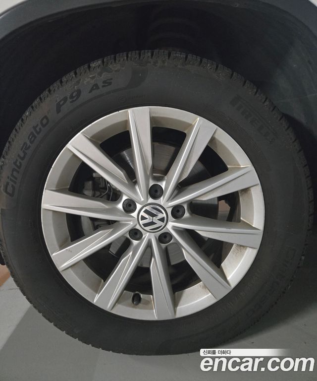 Volkswagen Tiguan 2.0 TDI Comfort 5N 2014 — фото 5
