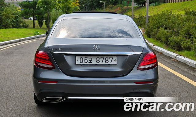Mercedes-Benz E-Class (W213) E300 AMG Line 2019 — фото 4