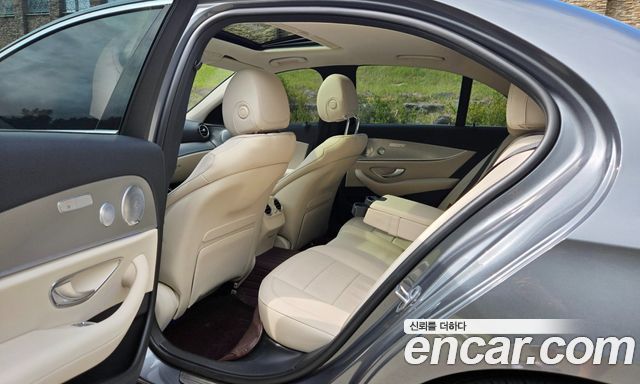 Mercedes-Benz E-Class (W213) E300 AMG Line 2019 — фото 15
