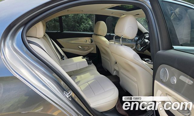 Mercedes-Benz E-Class (W213) E300 AMG Line 2019 — фото 18