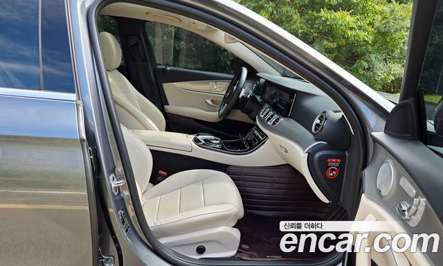 Mercedes-Benz E-Class (W213) E300 AMG Line 2019 — фото 20