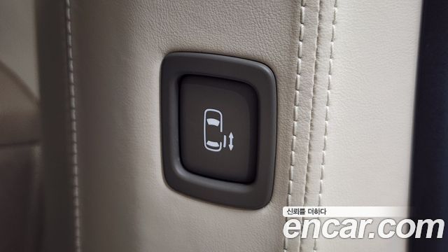 Kia Carnival (IV) Gasoline 9-seater Limousine(Special vehicle) 2023 — фото 18