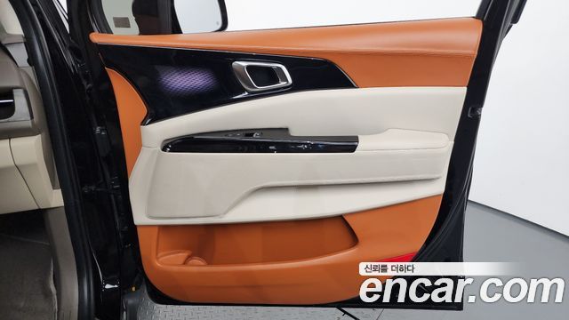 Kia Carnival (IV) Gasoline 9-seater Limousine(Special vehicle) 2023 — фото 24