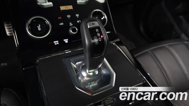 Land Rover Range Rover Evoque (II) P250 R-Dynamic SE 2023 — фото 9