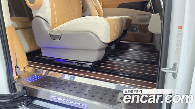 Kia Carnival (IV) Gasoline 9-Seater Hi Limousine (7-seater Limousine(Special vehicle) 2025 — фото 14